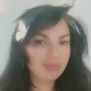 Meet your Posher, Dina